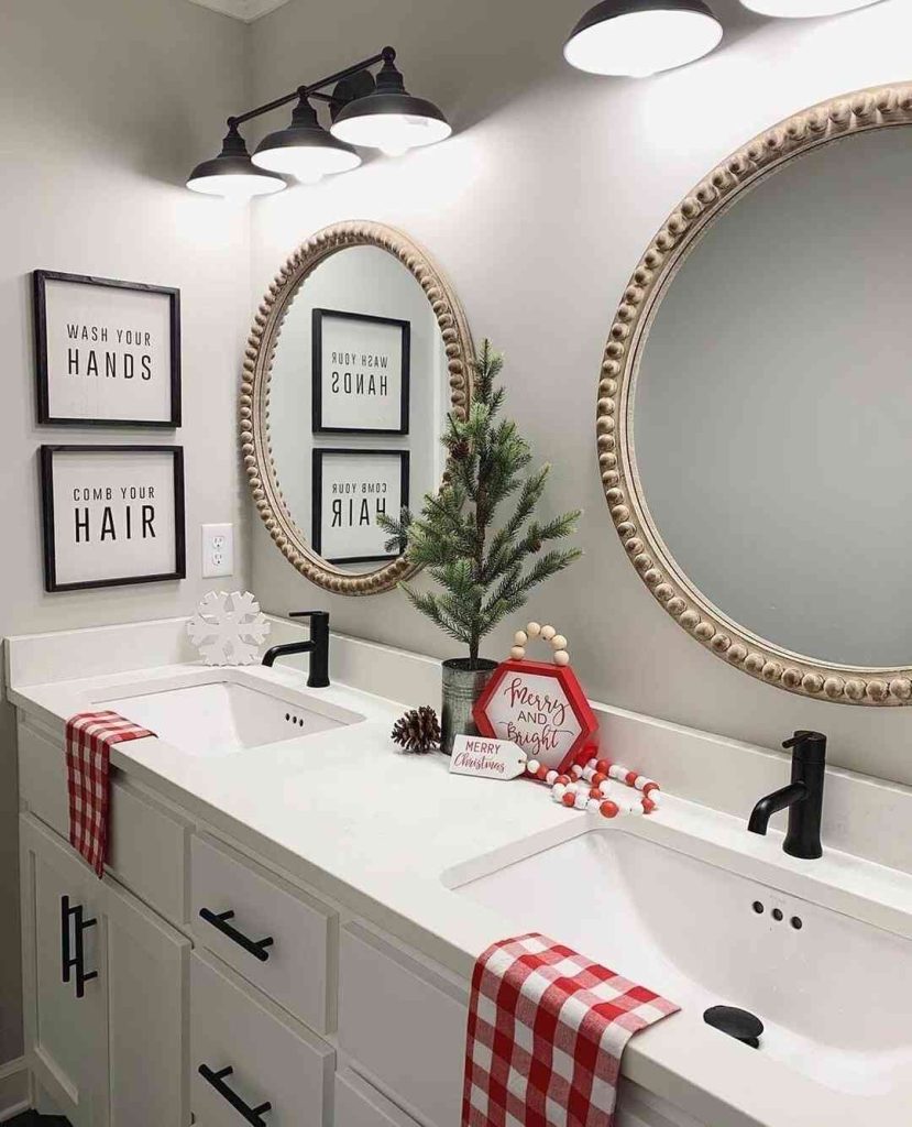 Christmas Bathroom